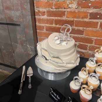 The Cake Gallery - horrible - Custom Cakes Near Me - Omaha, Nebraska The Cake Gallery - horrible - Custom Cakes Near Me - Omaha, Nebraska