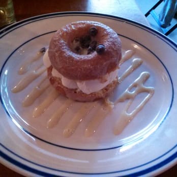 Sweet Chick - Vanilla donut sandwich with white chocolate glaze and vanilla ice cream - Southern Near Me - Brooklyn, New York Sweet Chick - Vanilla donut sandwich with white chocolate glaze and vanilla ice cream - Southern Near Me - Brooklyn, New York