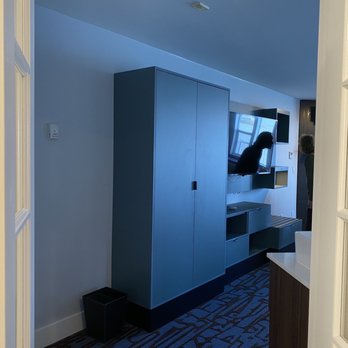 Cannery Pier Hotel & Spa - Closet - Hotels Near Me - Astoria, Oregon Cannery Pier Hotel & Spa - Closet - Hotels Near Me - Astoria, Oregon