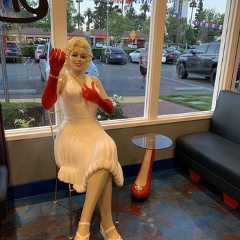 Mr D's - Even Marilyn greets you at the door! - American Near Me - Placentia, California