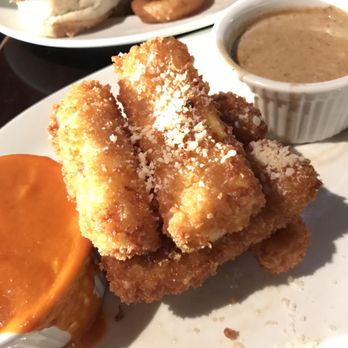 Yard House - Mac n cheese bites - Bars Near Me - Long Beach, California