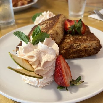 Over Easy - French toast - Breakfast & Brunch Near Me - Kailua, Hawaii