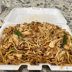 Wu's Kitchen - House Lo Mein (extra spicy)