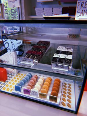 Kate Weiser Chocolate by null