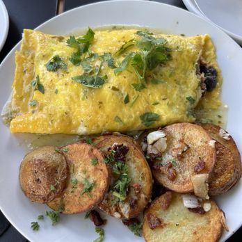 Standish Cafe - Carnitas Omelette - Breakfast & Brunch Near Me - Minneapolis, Minnesota Standish Cafe - Carnitas Omelette - Breakfast & Brunch Near Me - Minneapolis, Minnesota