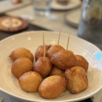 325 F - Restaurants Near Me - Montreal, Quebec