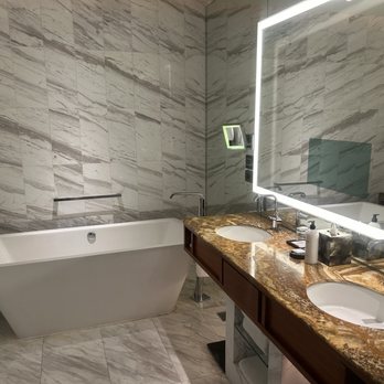 Grand Hyatt Manila - Full bath - Hotels Near Me - Taguig, NCR