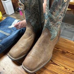 Eli's Western Wear - Boots!