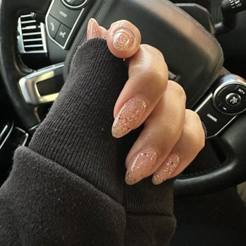 Eva Nail Salon - Dip powder with glitter - Nail Salons Near Me - Brooklyn, New York