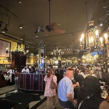 Carmine's - Italian Near Me - New York, New York
