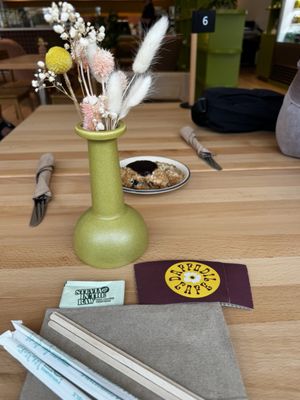 Daffodil Cafe by null