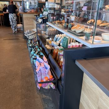 Starbucks - Coffee & Tea Near Me - Long Beach, California