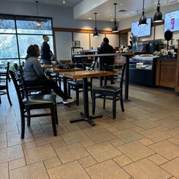 Inside Pete's