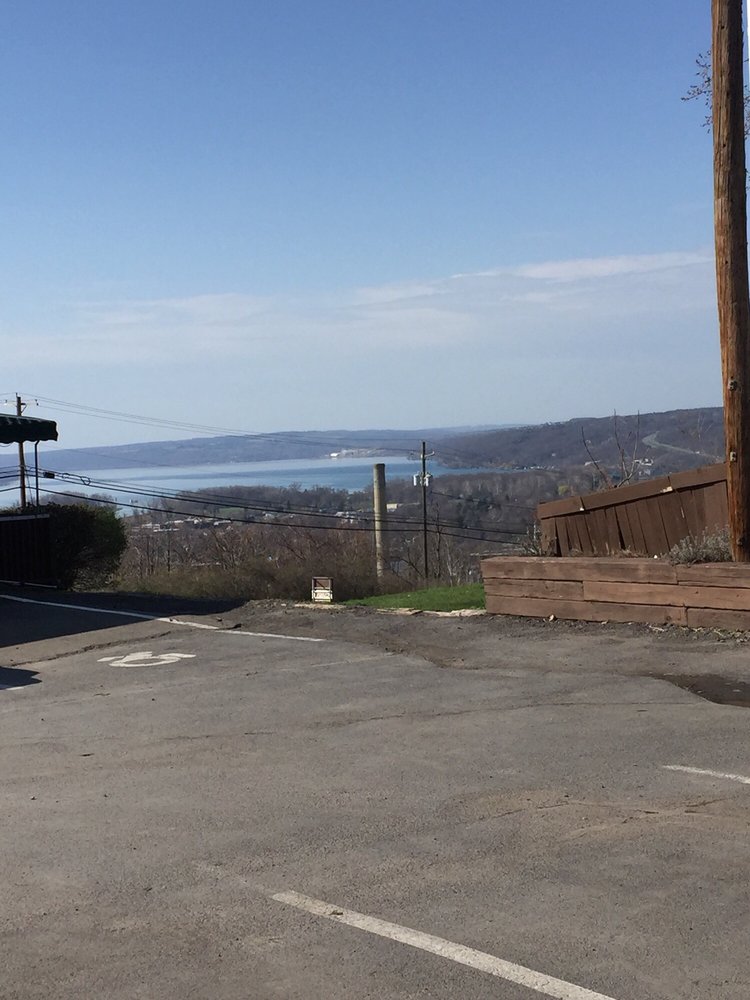 TOP SHELF LIQUOR Updated August 2024 13 Photos 823 Danby Rd