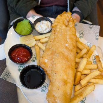 Monarch & Lion - Fish And Chips - British Near Me - Chicago, Illinois Monarch & Lion - Fish And Chips - British Near Me - Chicago, Illinois