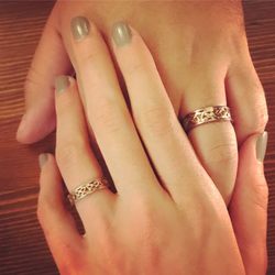 Seodoiri Na Riochta - Matching 14k gold trinity knot wedding bands from Seodoirí Na Riochta.