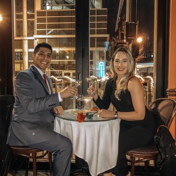 Cafe Intermezzo - Table area - Coffee & Tea Near Me - Nashville, Tennessee