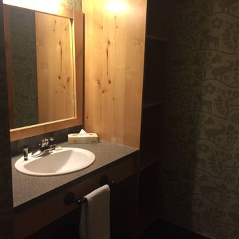 Fox Hotel & Suites - Hotels Near Me - Banff, Alberta Fox Hotel & Suites - Hotels Near Me - Banff, Alberta