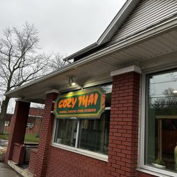 Cozy Thai Restaurant - Teriyaki salmon and saucy chicken