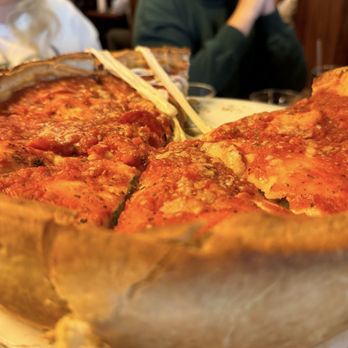 Giordano's - Pizza Near Me - Schaumburg, Illinois
