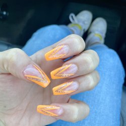 Designer's Nails - Nails are poppin
