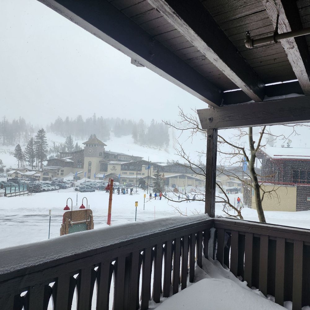 Mammoth Mountain Inn - Balcony - Ski Resorts Near Me - Mammoth Lakes, California Mammoth Mountain Inn - Balcony - Ski Resorts Near Me - Mammoth Lakes, California