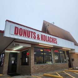 Snowflake Donuts & Bakery - Facade