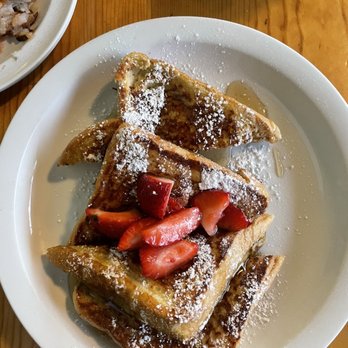 Vivian's Cafe - French Toast - Breakfast & Brunch Near Me - Studio City, California Vivian's Cafe - French Toast - Breakfast & Brunch Near Me - Studio City, California