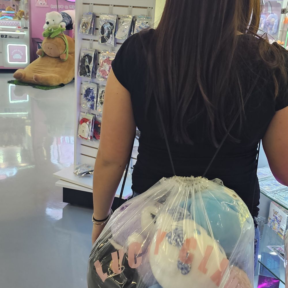 Lucky Claw - Arcades Near Me - Rancho Cucamonga, California