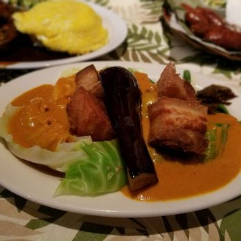 Tapsilog Bistro - Crispy Kate Kare (crispy pork belly in annatto-peanut sauce, served with steamed veggies) - Filipino Near Me - Campbell, California