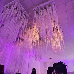 Cosmopolitan Ballroom - Ceiling decoration