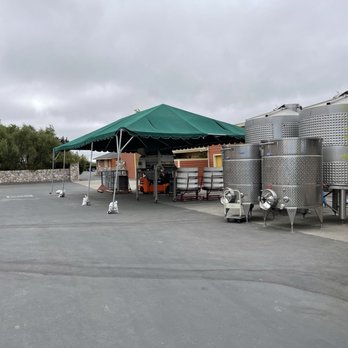 Harvest Moon Winery - Wine production facilties at Harvest Moon Winery in Santa Rosa. - Wineries Near Me - Santa Rosa, California Harvest Moon Winery - Wine production facilties at Harvest Moon Winery in Santa Rosa. - Wineries Near Me - Santa Rosa, California