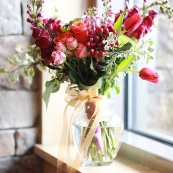 Cedar's Flower Shop - Fresh spring blooms! - Florists Near Me - Edwards, Colorado Cedar's Flower Shop - Fresh spring blooms! - Florists Near Me - Edwards, Colorado