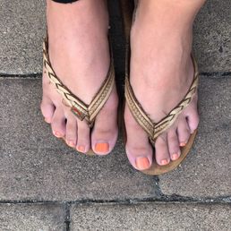 Basic pedicure looking fresh!!