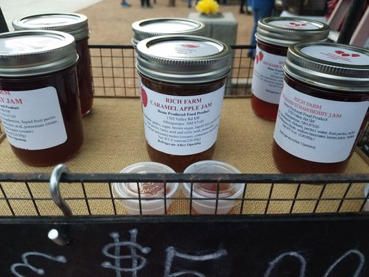 La Familia Growers Market by null