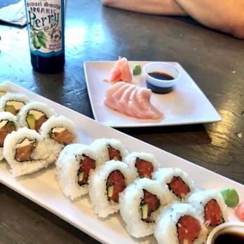 Dogwood Tavern - Sushi tues & wed - Bars Near Me - Lake Arrowhead, California