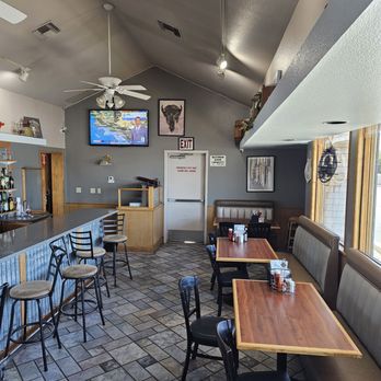 Roadhouse Restaurant - American Near Me - Boron, California Roadhouse Restaurant - American Near Me - Boron, California