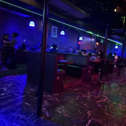 Pyramids Lounge BAR - Pyramids Lounge Bar in Atlanta offers a vibrant atmosphere with strong drinks, attentive service, and Egyptian hookah, live music