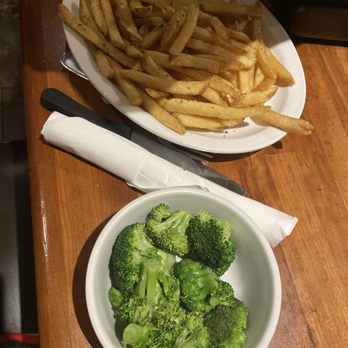 Cheddar's Scratch Kitchen - Broccoli and fries - American Near Me - Austin, Texas Cheddar's Scratch Kitchen - Broccoli and fries - American Near Me - Austin, Texas
