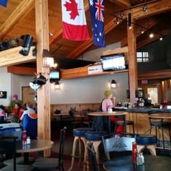 Masa's Bar and Grill - Towards bar