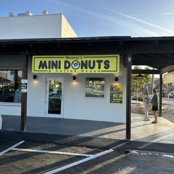 Meaney's Mini Donuts - Bakeries Near Me - Sarasota, Florida Meaney's Mini Donuts - Bakeries Near Me - Sarasota, Florida