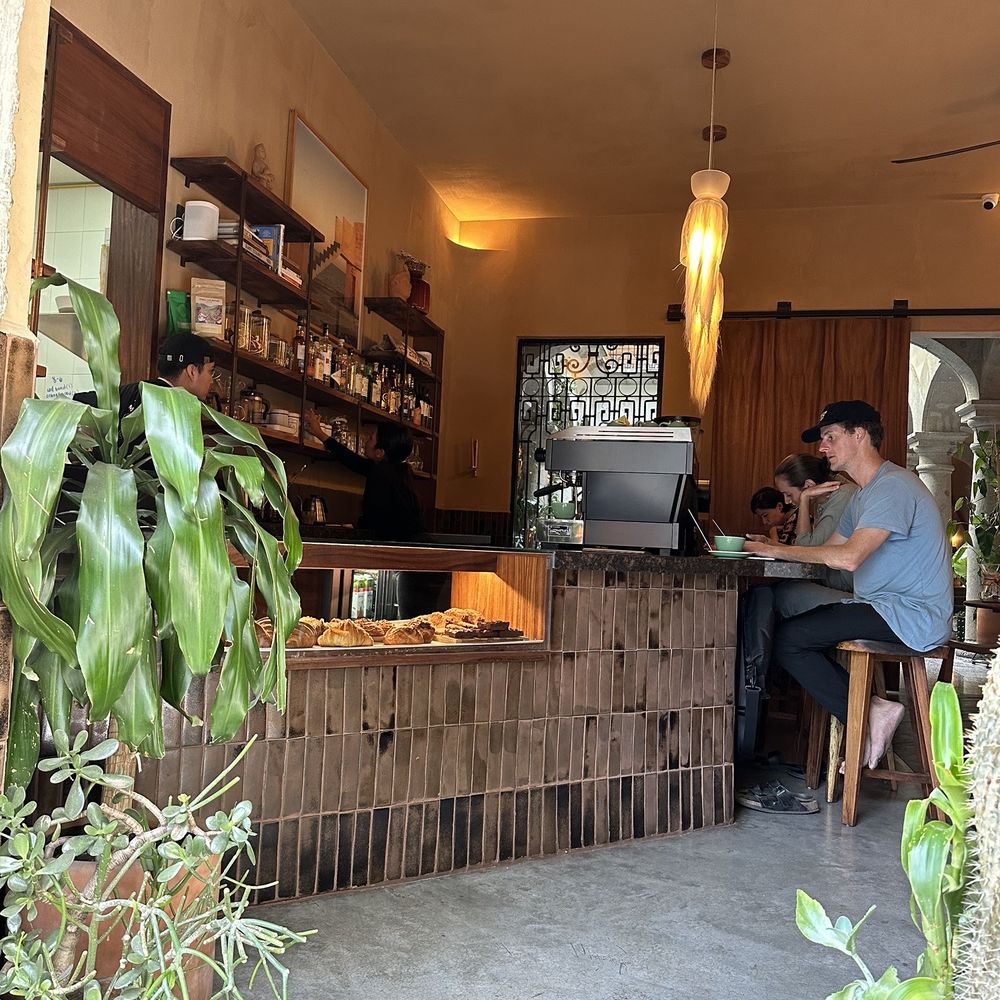 Muss Café - Cute tiny but fully stocked bar.. Mezcal wine coffee - Coffee & Tea Near Me - Oaxaca, OAX