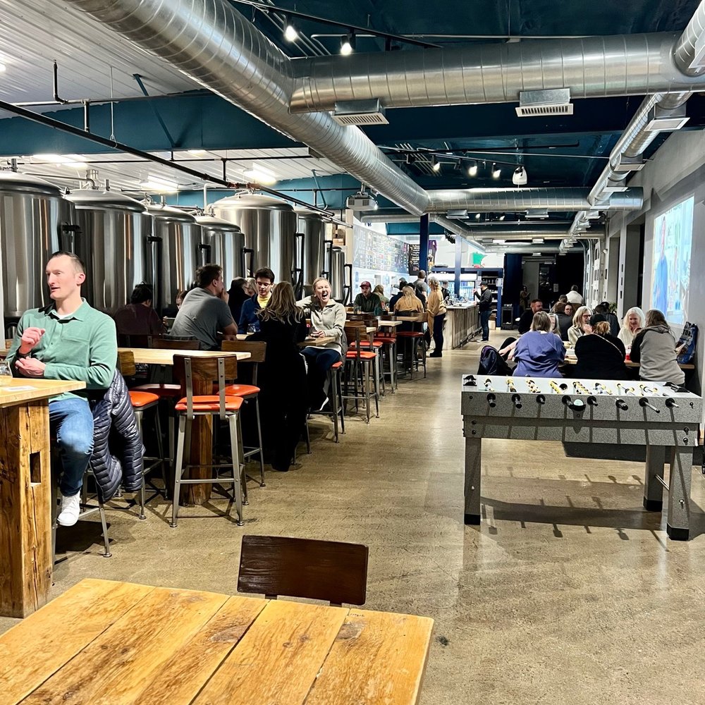 Little Thistle Brewing - Ambiance indoors - Beer Bar Near Me - Rochester, Minnesota