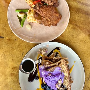 Toast Kitchen & Bakery - ube french toast & hot chicken and biscuits - Breakfast & Brunch Near Me - Costa Mesa, California