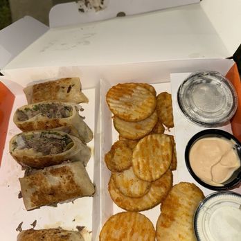 Crunch It Grill - Meat shawarma meal - Desserts Near Me - Tinley Park, Illinois Crunch It Grill - Meat shawarma meal - Desserts Near Me - Tinley Park, Illinois