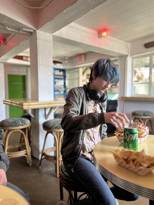 Pool Burger by null