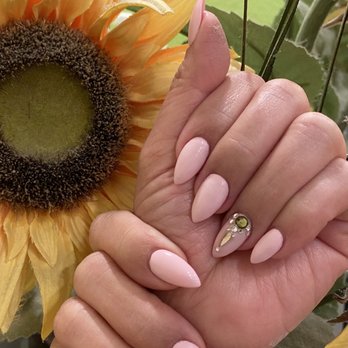 Sunflower Nails Plus - Nail Salons Near Me - San Diego, California Sunflower Nails Plus - Nail Salons Near Me - San Diego, California