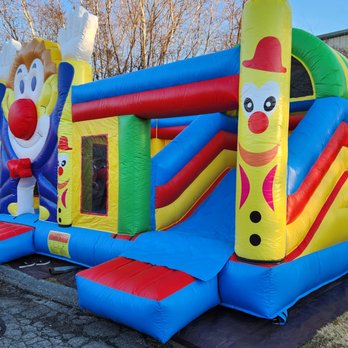 Bouncing Spree - HAPPY CLOWN BOUNCER
INFLATED DIMENSION: 20ft L X 15ft W X 15ft H
MAXIMUM CAPACITY: 850 LBS/9 Players Maximum - Bounce House Rentals Near Me Bouncing Spree - HAPPY CLOWN BOUNCER
INFLATED DIMENSION: 20ft L X 15ft W X 15ft H
MAXIMUM CAPACITY: 850 LBS/9 Players Maximum - Bounce House Rentals Near Me