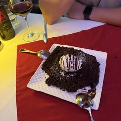 Savelli's Italian Restaurant - Chocolate Cake and Ice Cream 1000/10