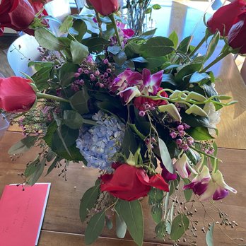 Goodland Florist - Wilting flowers on the second day - Florists Near Me - Goleta, California Goodland Florist - Wilting flowers on the second day - Florists Near Me - Goleta, California